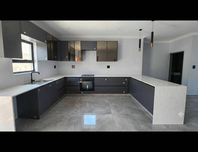 2 BEDROOM APARTMENT FOR SALE IN ESCOMBE